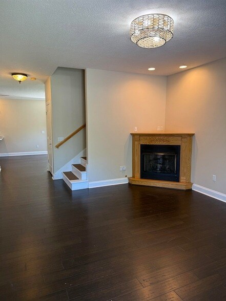 Building Photo - 2536 Blossom Trail W