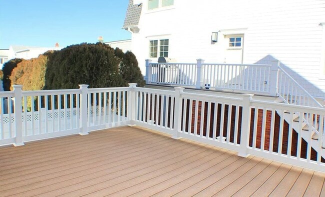 Building Photo - 111 N Evergreen Ave