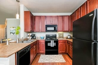 Building Photo - Spacious Style Meets Comfort | Move In Today!