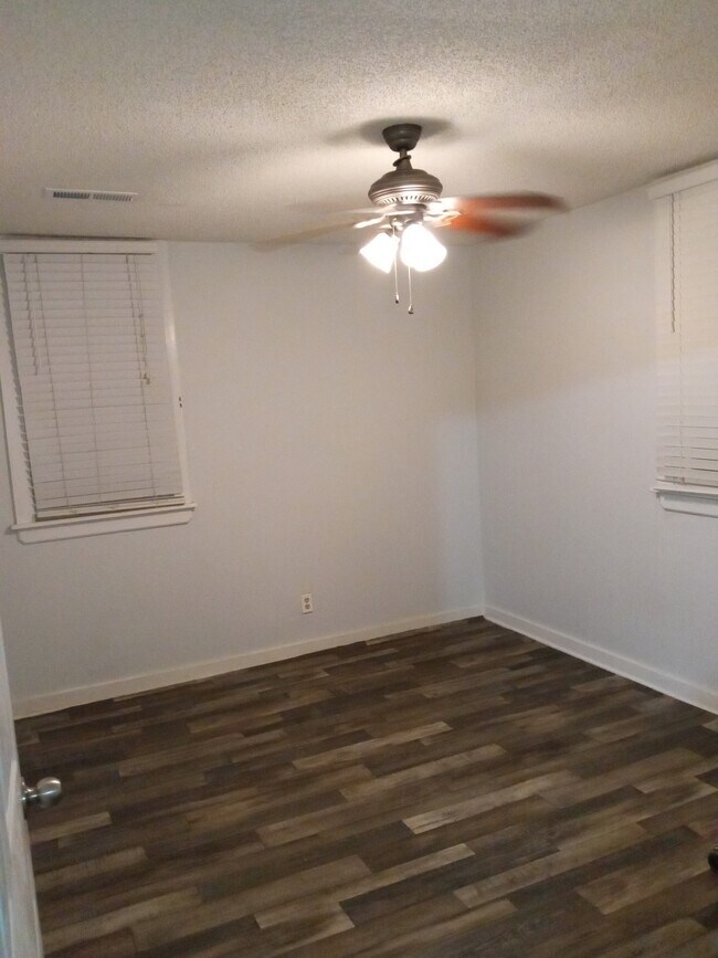 Bedroom 1 - 53 Amherst St