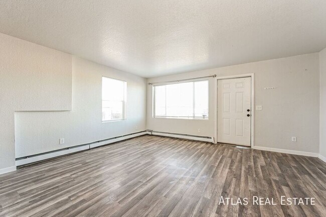Building Photo - 3210 W Longfellow Pl