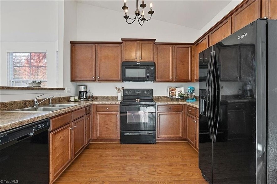 Building Photo - 1173 Kelso Ln