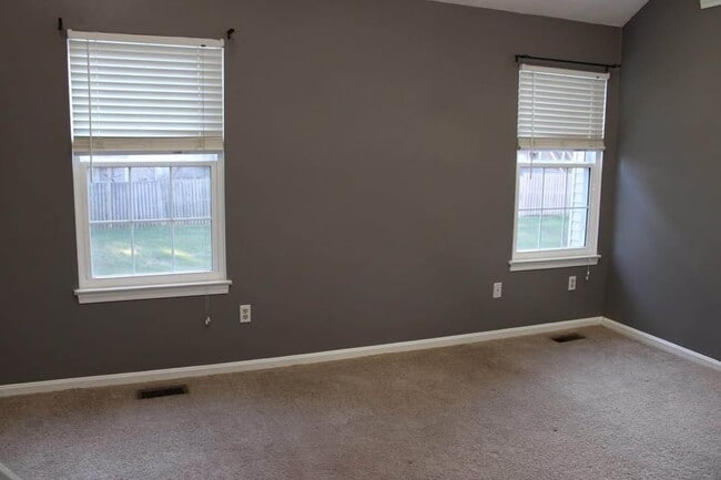 Building Photo - 433 Ellis Ln