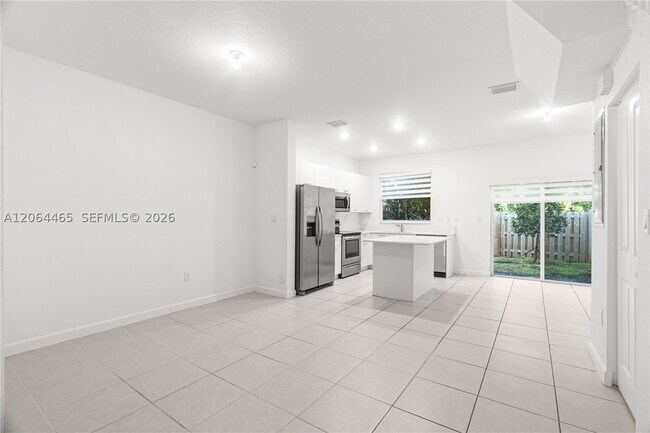 Building Photo - 12121 NW 23rd Ave