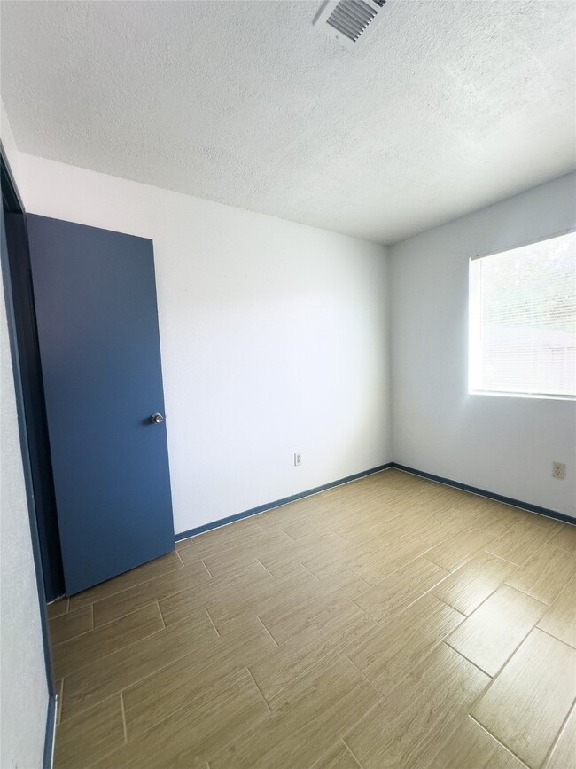 Building Photo - 11514 Teaside Dr