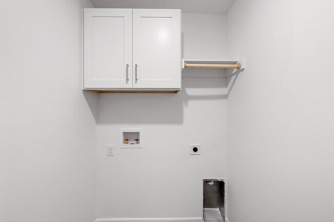 Building Photo - $1299 OFF RENT FOR THE FIRST 3 MONTHS!