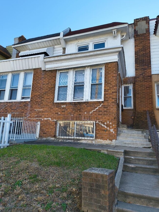 Building Photo - 616 E Wyoming Ave