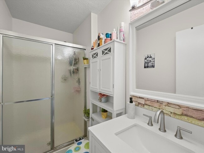 Building Photo - 7729 Patuxent Oak Ct