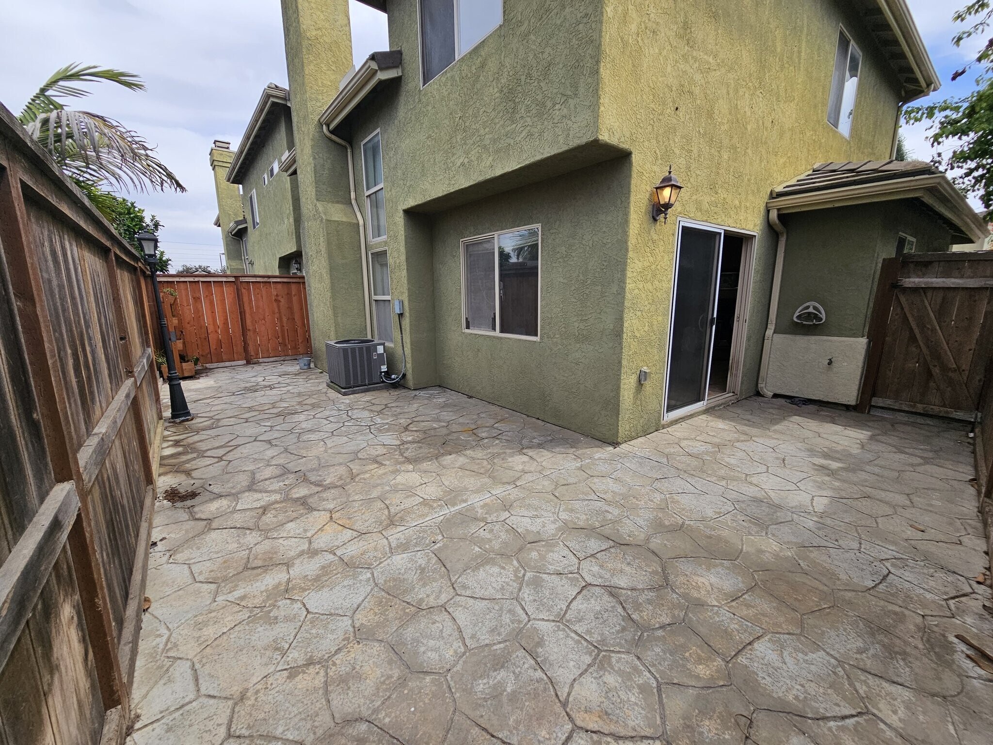 Building Photo - 774 Ada St