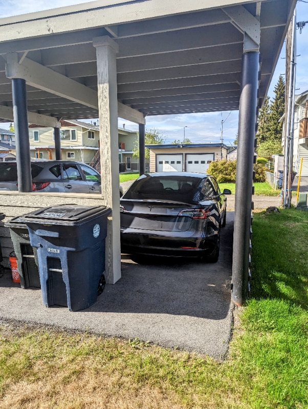 Building Photo - 957 W 12th Ave