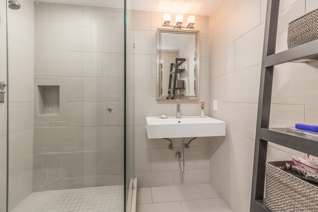 Building Photo - 529 Columbus Ave