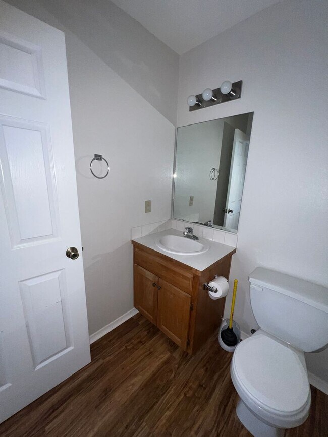 Building Photo - 428 Kays Ln
