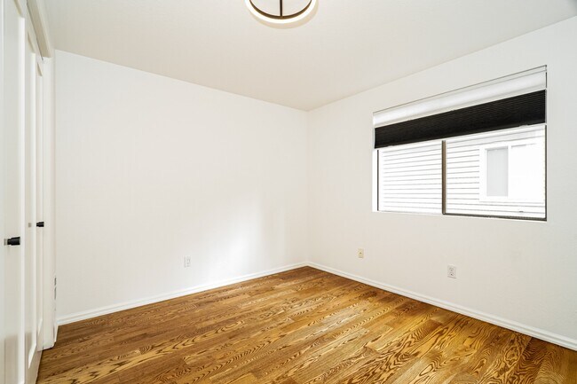 Building Photo - Beautifully Updated Mill Creek Home in Prime Location