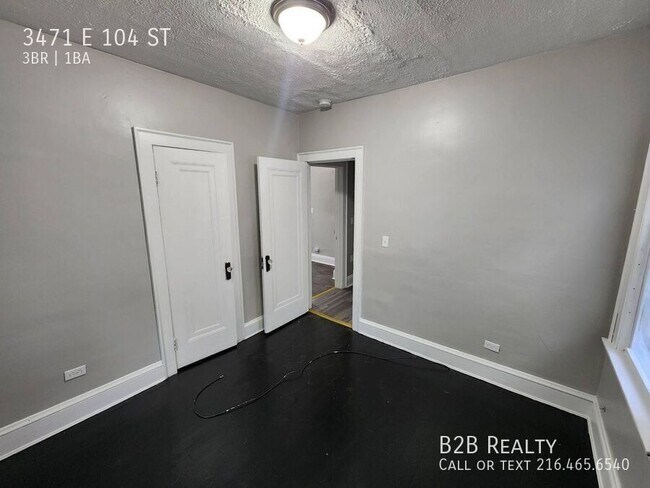 Building Photo - 3471 E 104th St