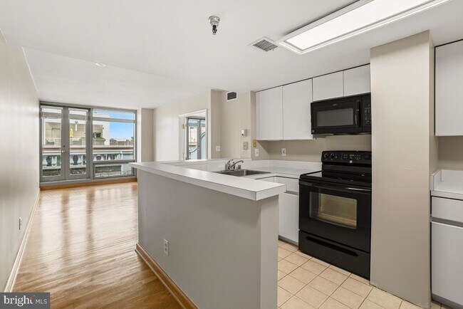 Building Photo - 801 Pennsylvania Ave NW