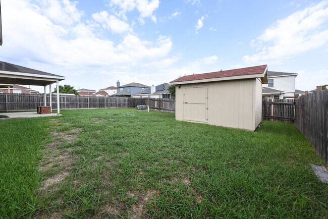 Building Photo - 2305 Riley Dr