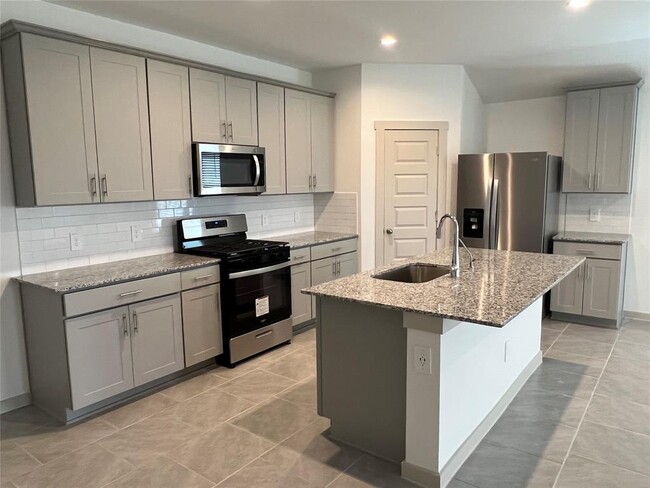 Building Photo - 4954 Pne Hvn Ln