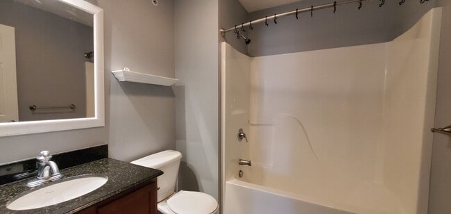 Building Photo - 3231 Wexford Dr