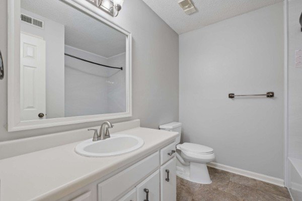 Building Photo - 1404 Quail Run