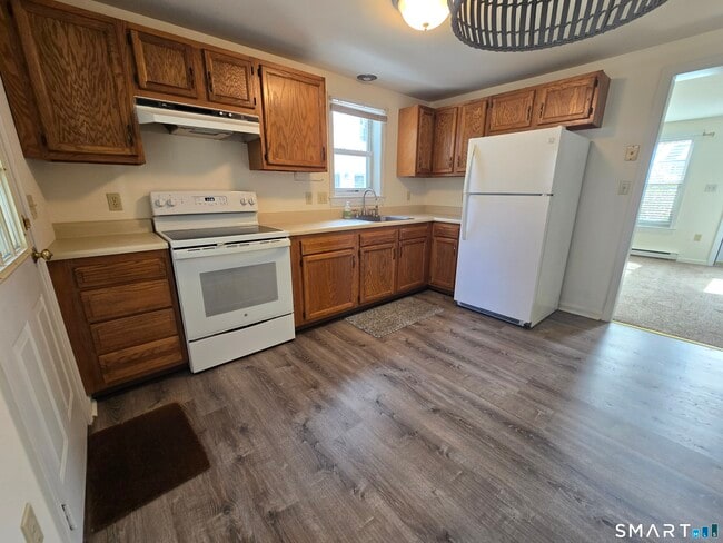 Building Photo - 5 1/2 Lenox Ave