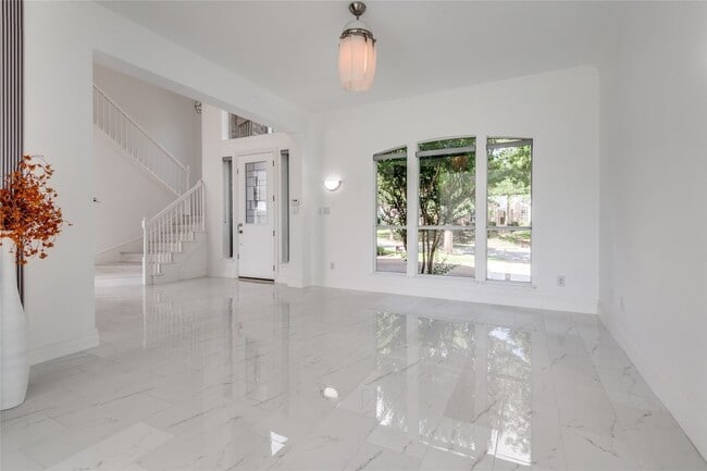Building Photo - 7417 Marigold Dr