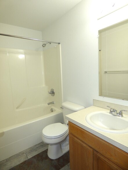 Building Photo - 104 Rice Ln