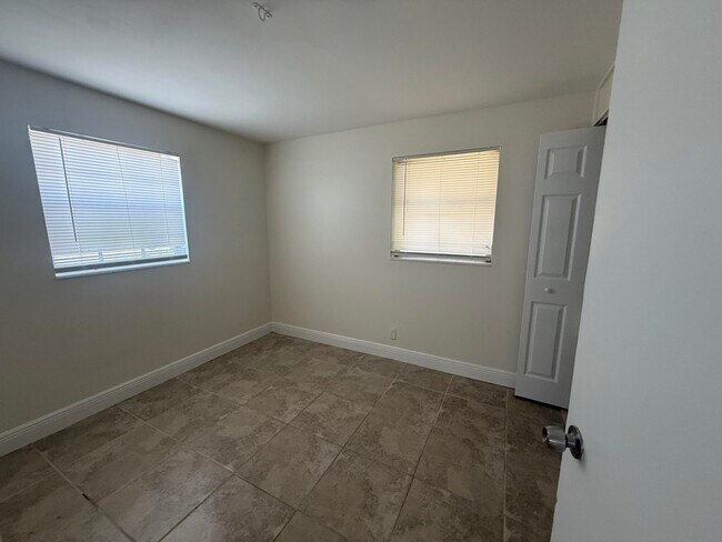 Building Photo - 5698 Gramercy Dr