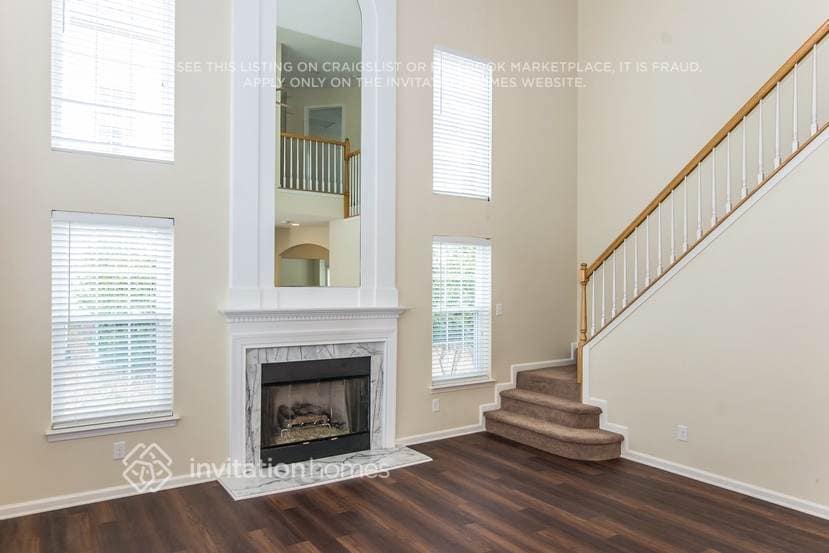 Building Photo - 15832 Hollingbourne Rd