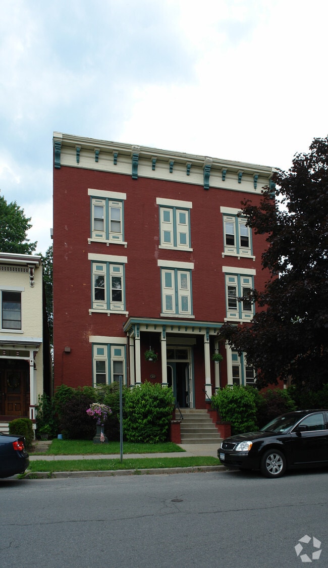 Building Photo - 33 Franklin St