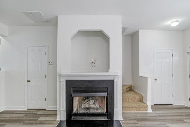 Building Photo - 8321 Glenwood Springs Ct
