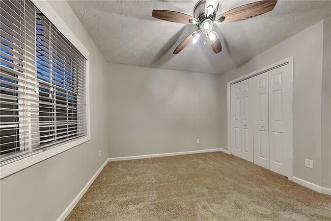 Building Photo - 3564 Saddlebrook Dr