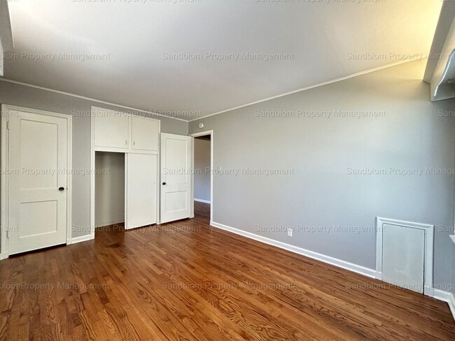 Building Photo - For Lease | Brookside | $1250 Rent