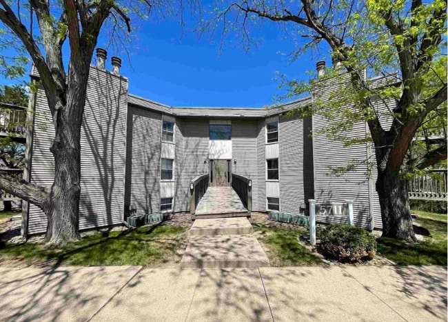 Primary Photo - 5727 W Ridgecrest Dr