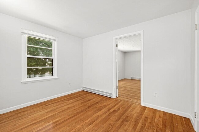 Building Photo - 22 SW Cutoff