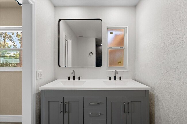 Building Photo - 5901 Denver St NE