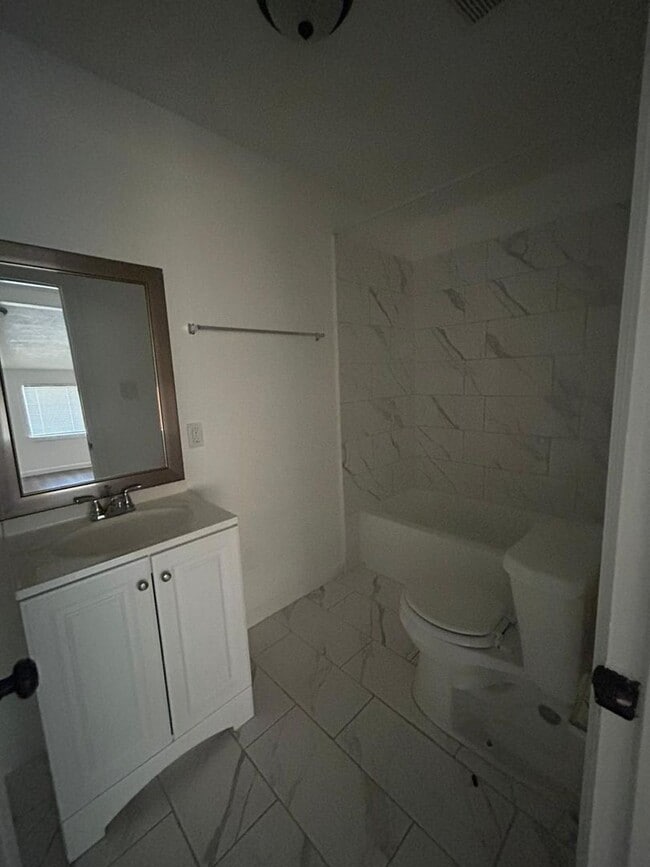 Building Photo - Gorgeous all renovated Home in Richwood, TX