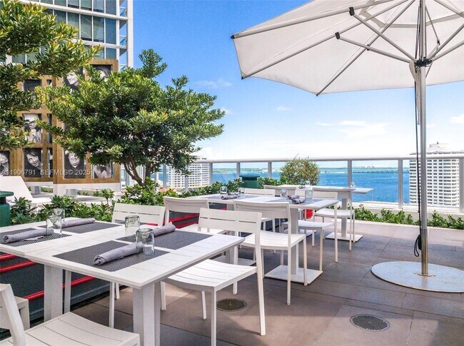 Building Photo - 485 Brickell Ave