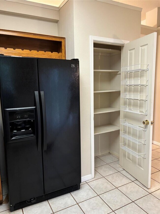 Building Photo - 4500 Abelia Dr