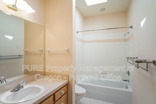 Building Photo - 14020 SW 158th Terrace
