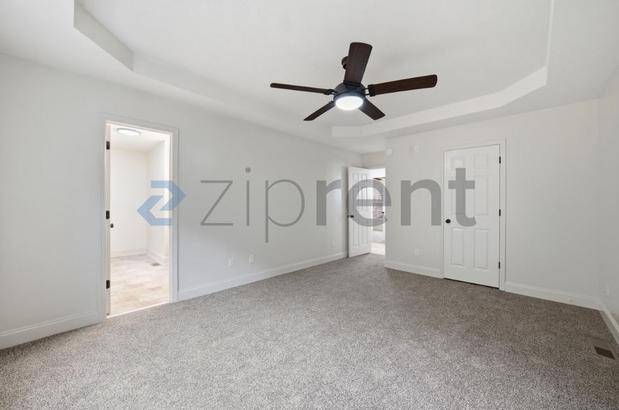 Building Photo - 72 Country Creek Rd