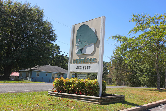 Building Photo - The Raintree Apartments