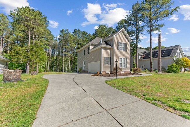 Building Photo - Large home with 5 bedrooms in Brickshire