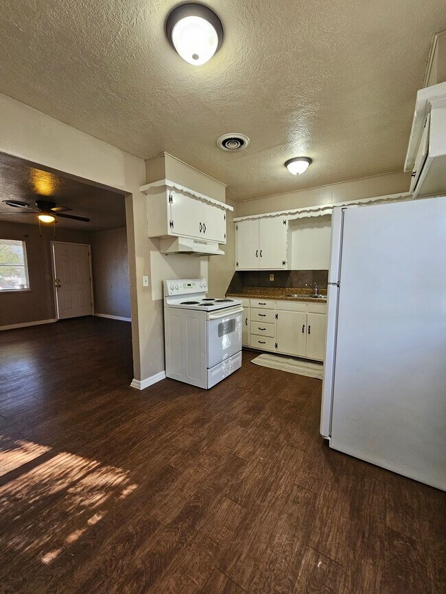 Building Photo - (3) Bed/(1) Bath in Core Norman! Pet Negotiable!