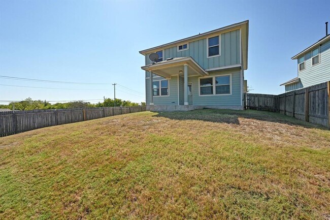 Building Photo - 741 Twisted Oaks Ln