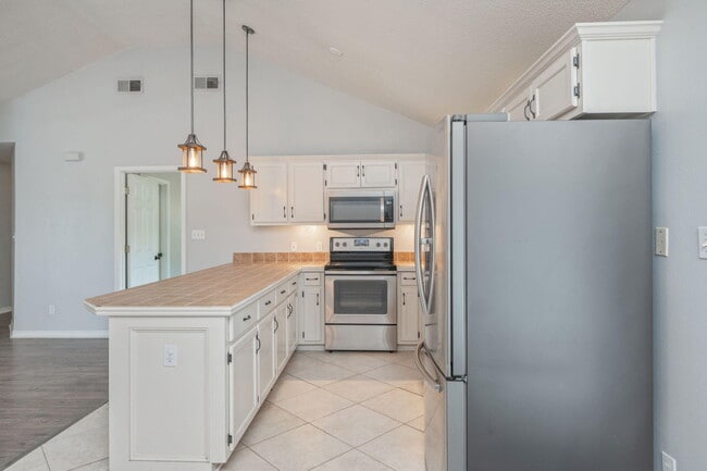 Building Photo - 6507 Flagler Dr