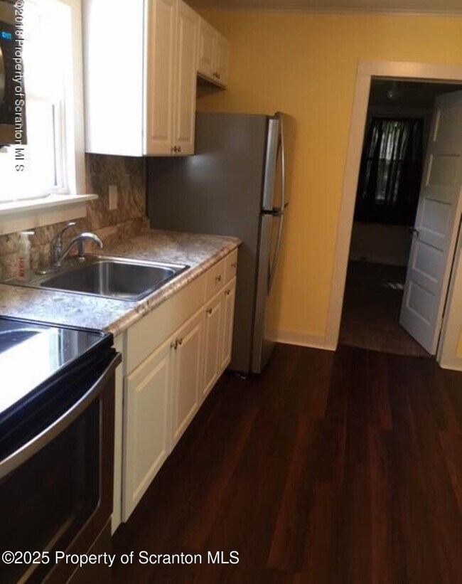 Building Photo - 410 Lane Hill Rd