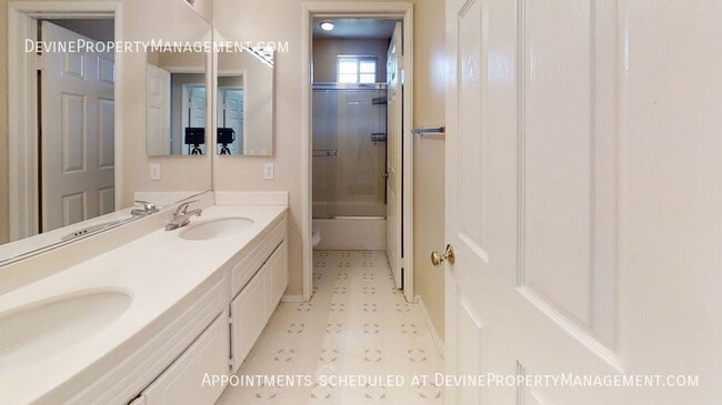 Building Photo - 14124 Visions Dr
