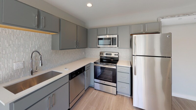 Building Photo - 3328 Cedarplaza Ln