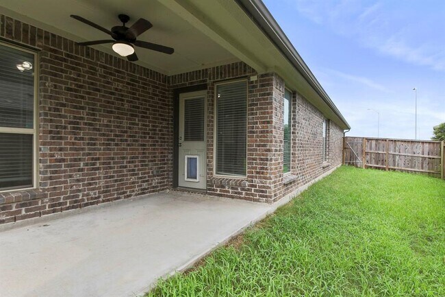 Building Photo - 9735 Stratton Ridge Dr