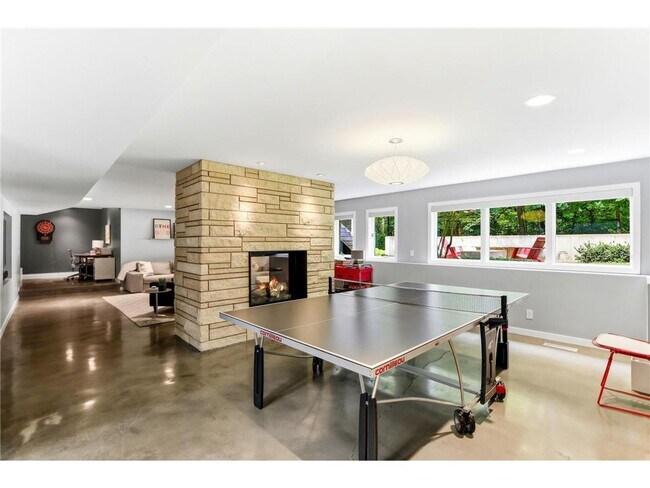 Building Photo - 20650 Bayview Ct